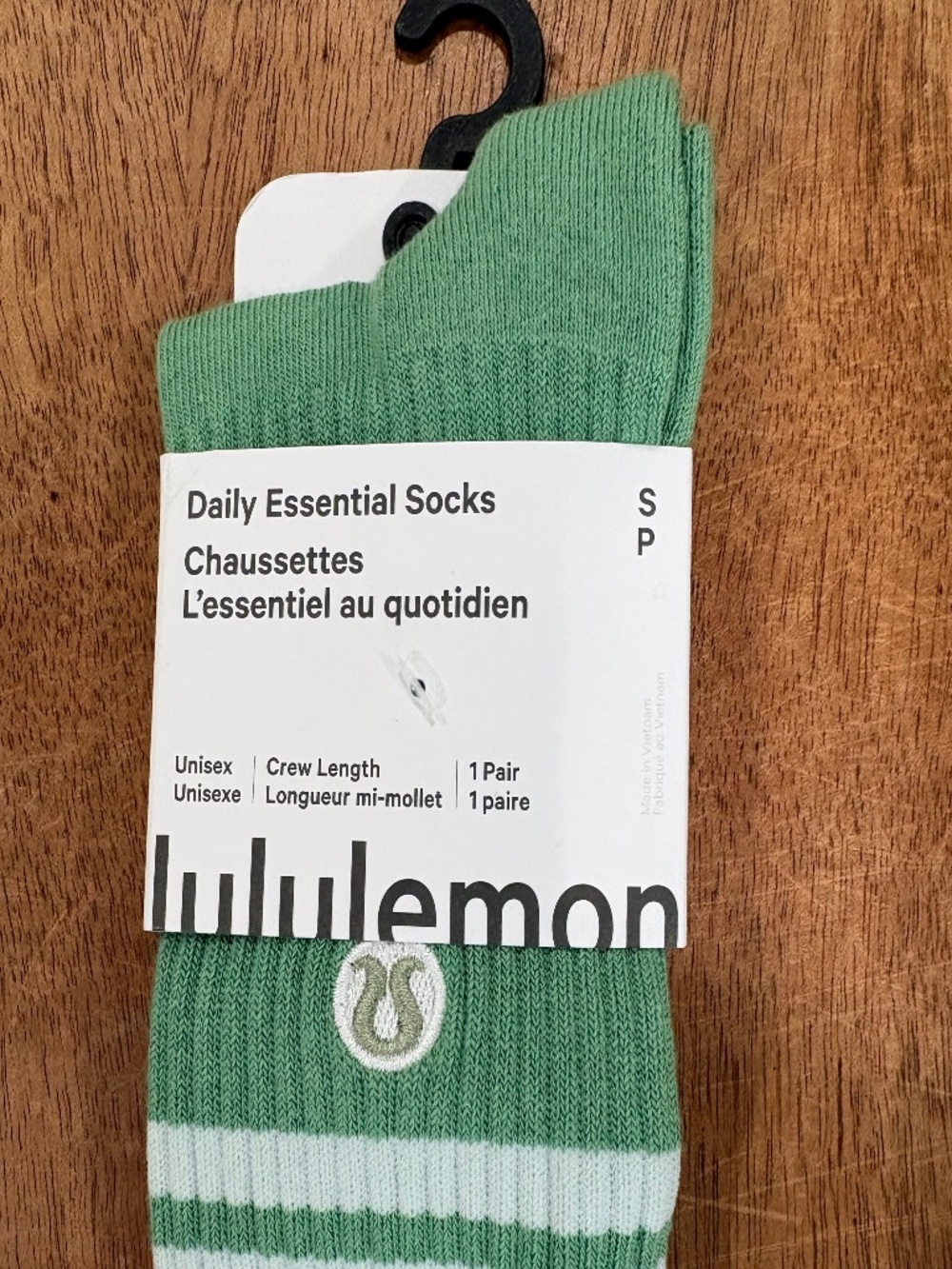 Lululemon daily essential crew length socks
